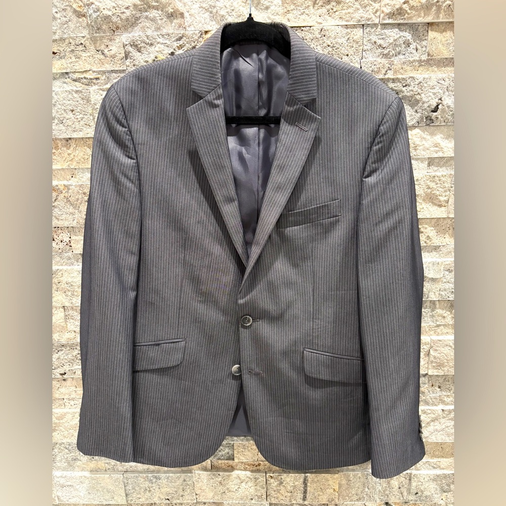Kenneth Cole reaction Gray Pinstripe Men's Blazer size 40 and pants 32x30 washed
